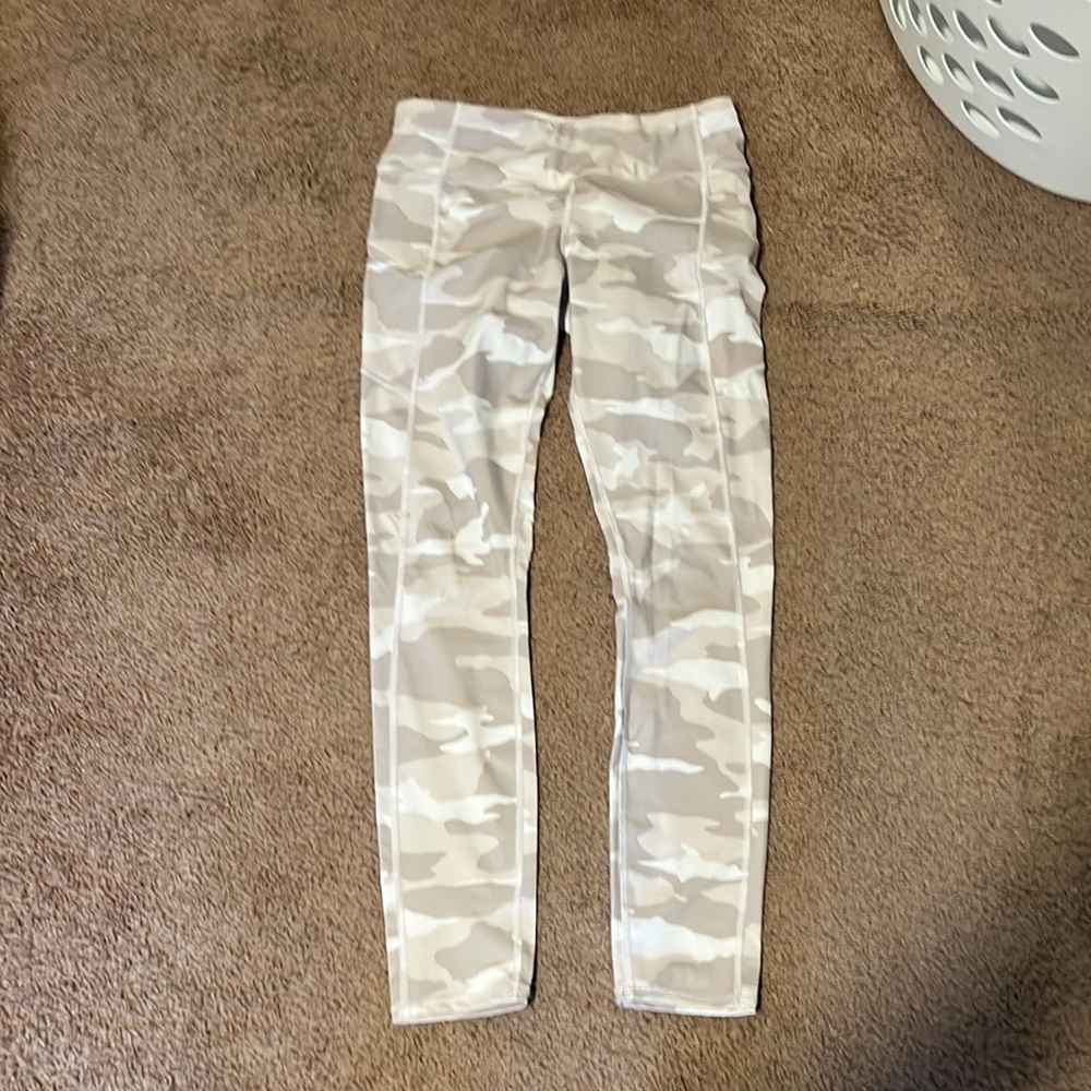 ATHLETA White Camo Contender PowerLift 7/8 Leggings Medium Tall (29“) - Picture 5 of 11